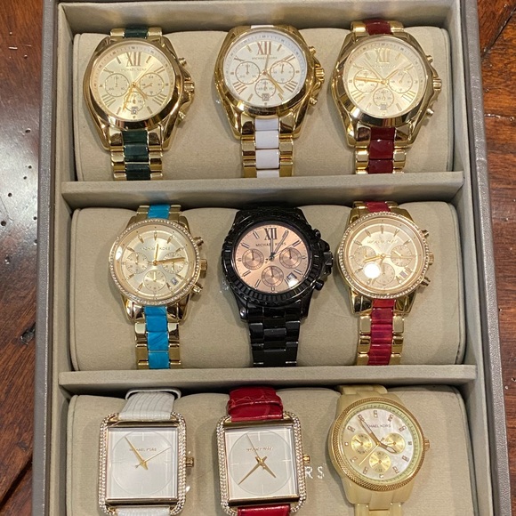 Hi I’m Jen. Follow me for 6’2” taller sizes and bags. - Picture 4 of 4